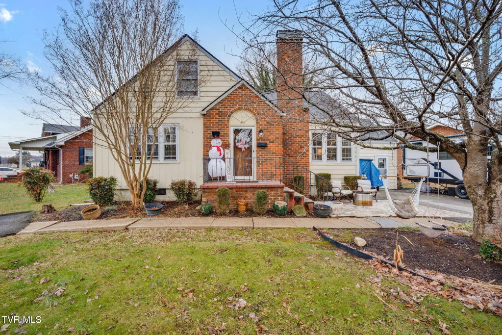 235 West F Street, Elizabethton