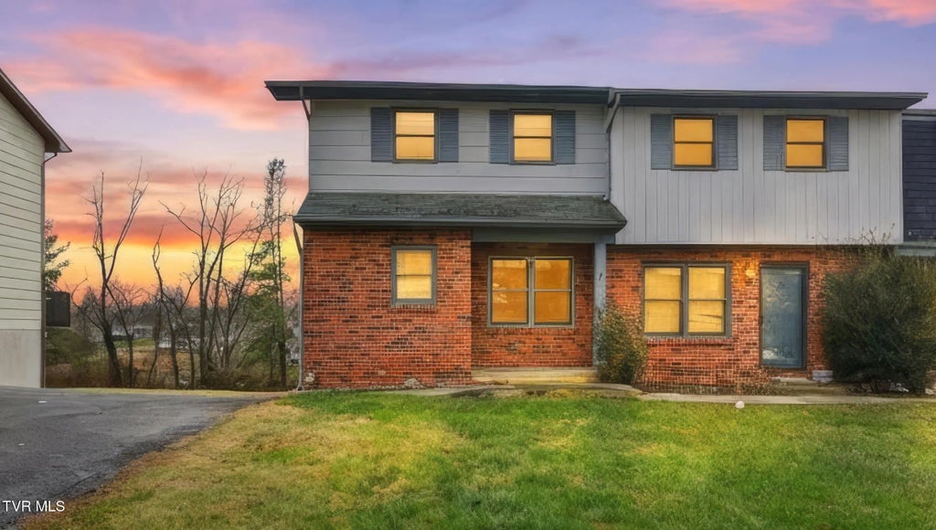 161 Oakcrest Circle 161, Bristol