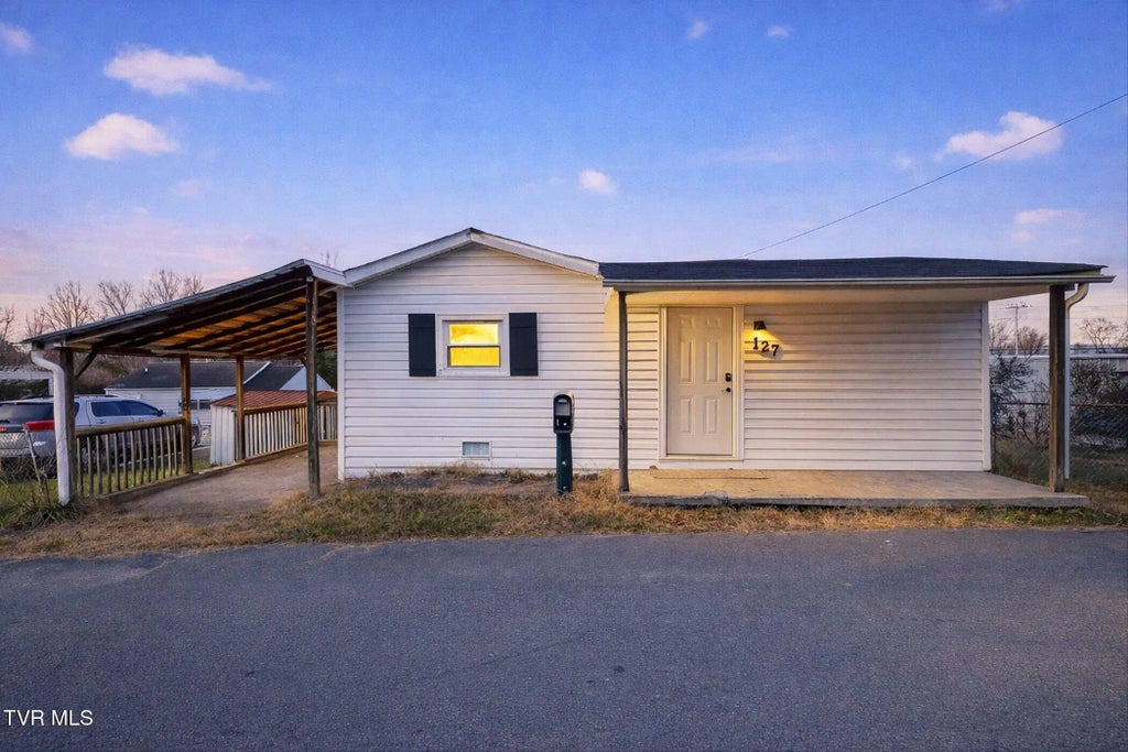 127 Kinley Drive, Johnson City