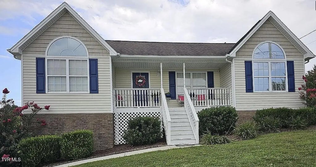 719 Walkers Bend Road, Gray