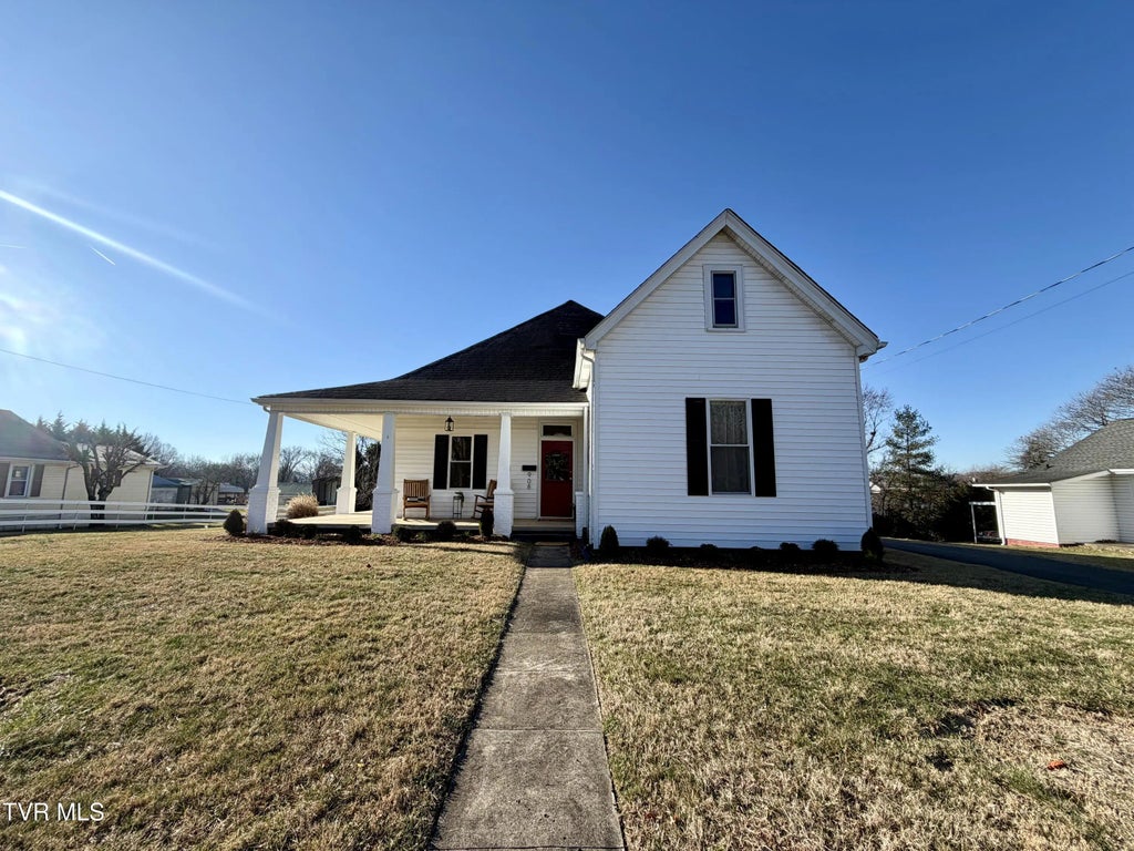 908 Weaver Pike, Bristol
