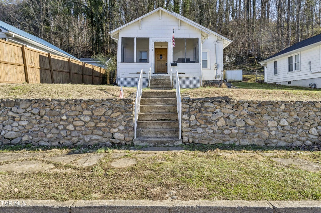 220 New Avenue, Erwin