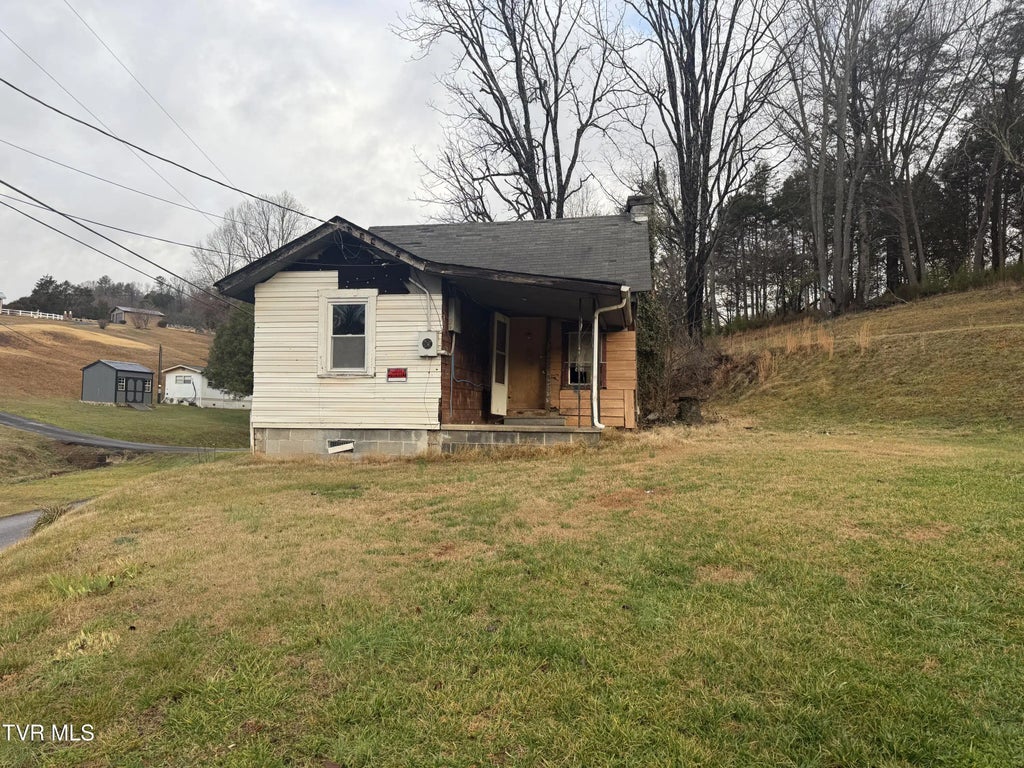 114 Pearl Bowers Road, Elizabethton