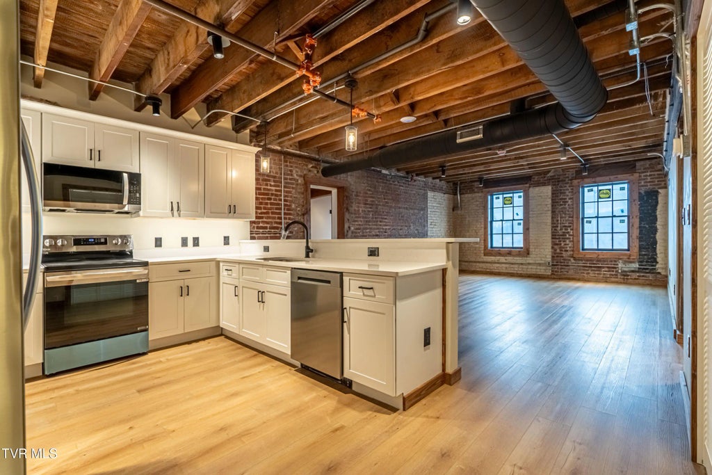 453 East Main Street 300, Kingsport