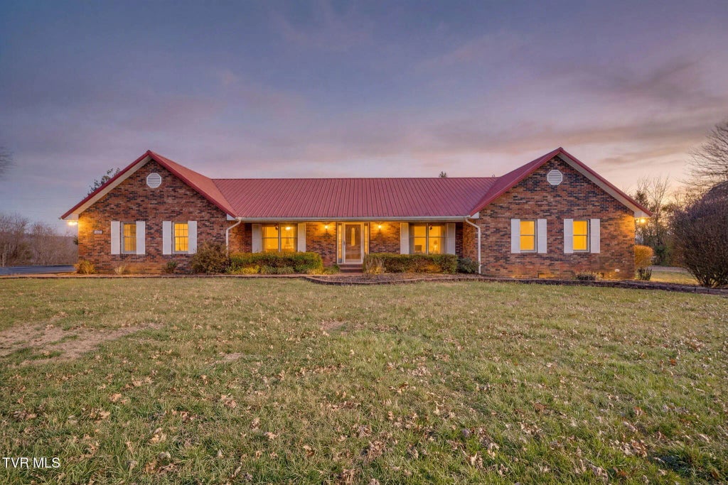 1137 Old Stage Road, Rogersville