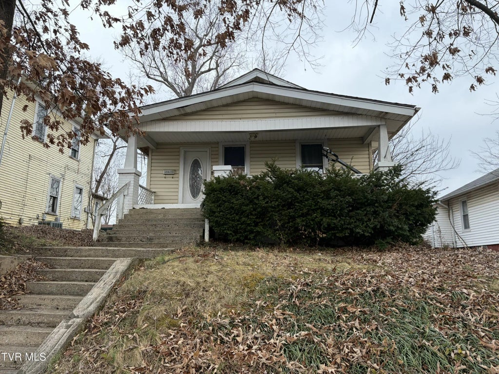 306 Highland Avenue, Johnson City