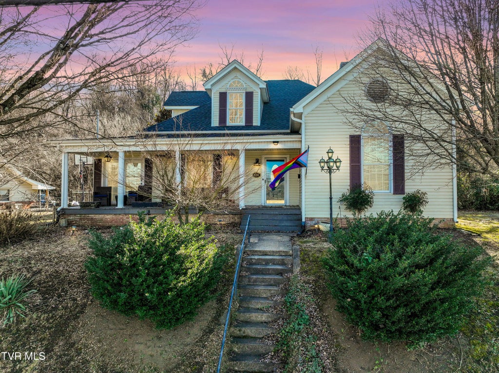 630 East Maple Street, Johnson City