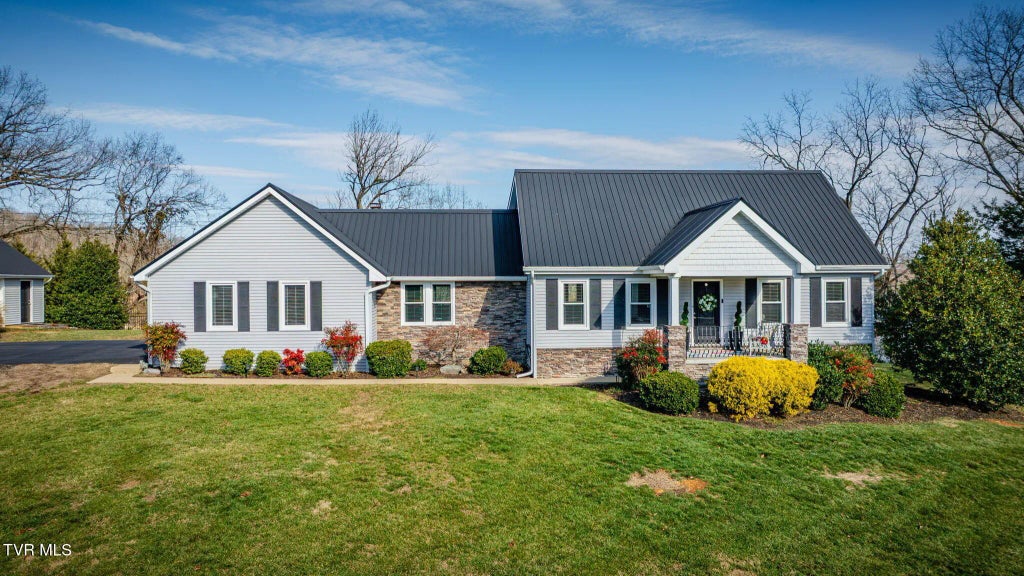 512 Hideaway Farm Road, Piney Flats