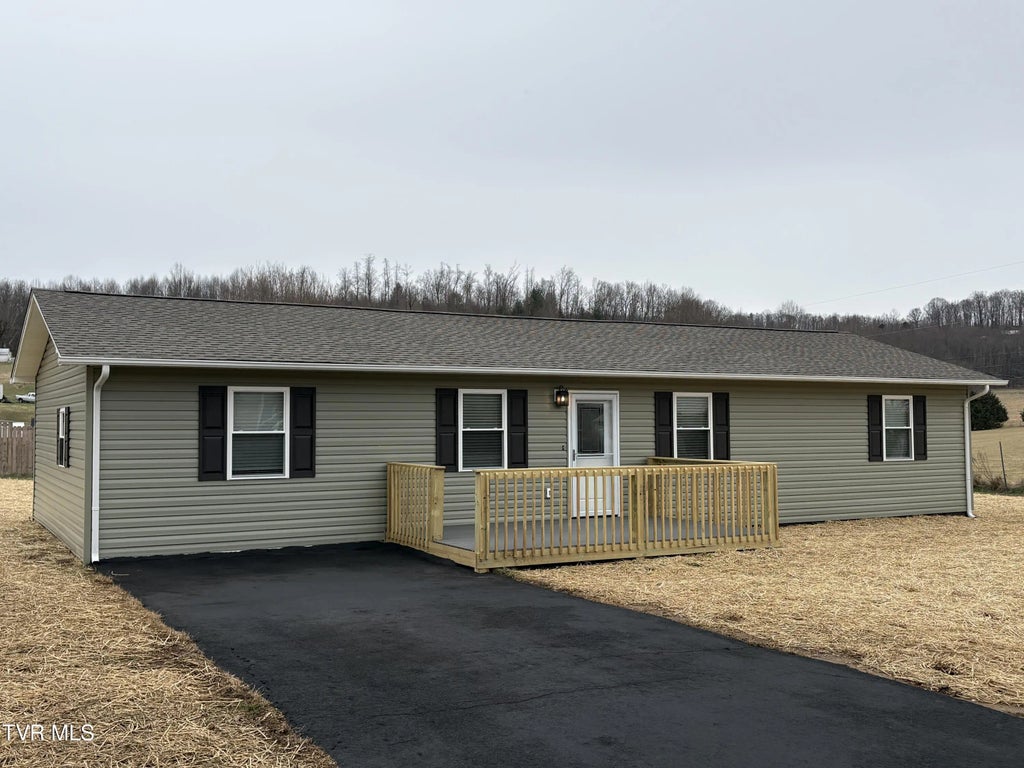 104 Winner Street, Elizabethton