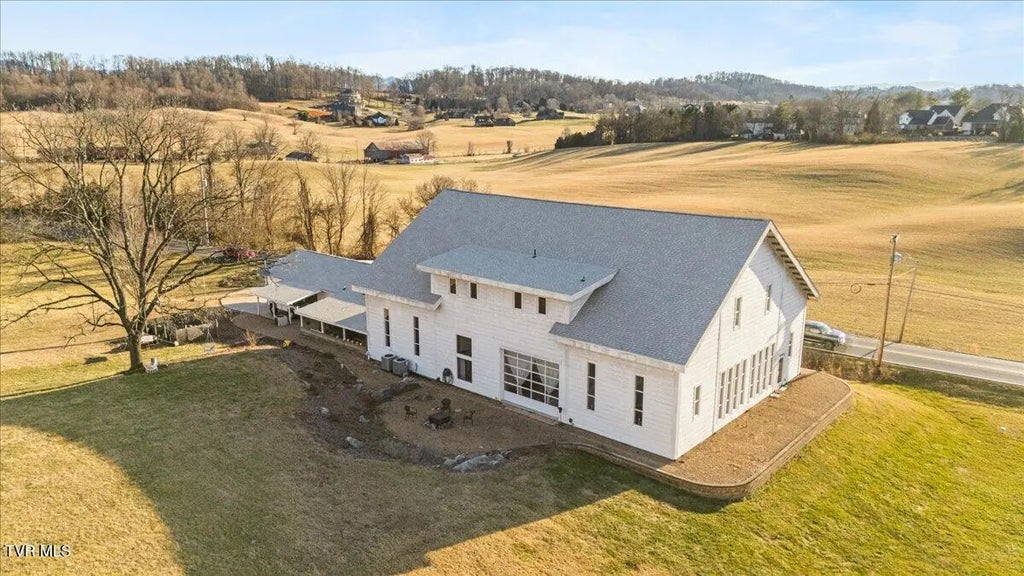 2752 Knob Creek Road, Johnson City