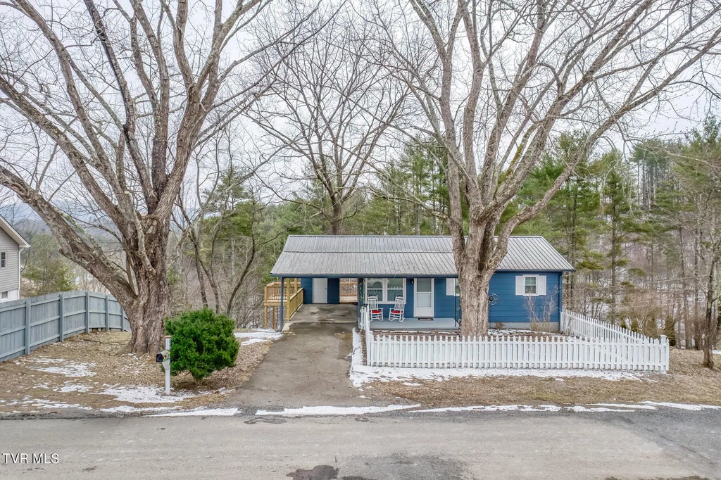 502 Hospital Hill Road, Mountain City