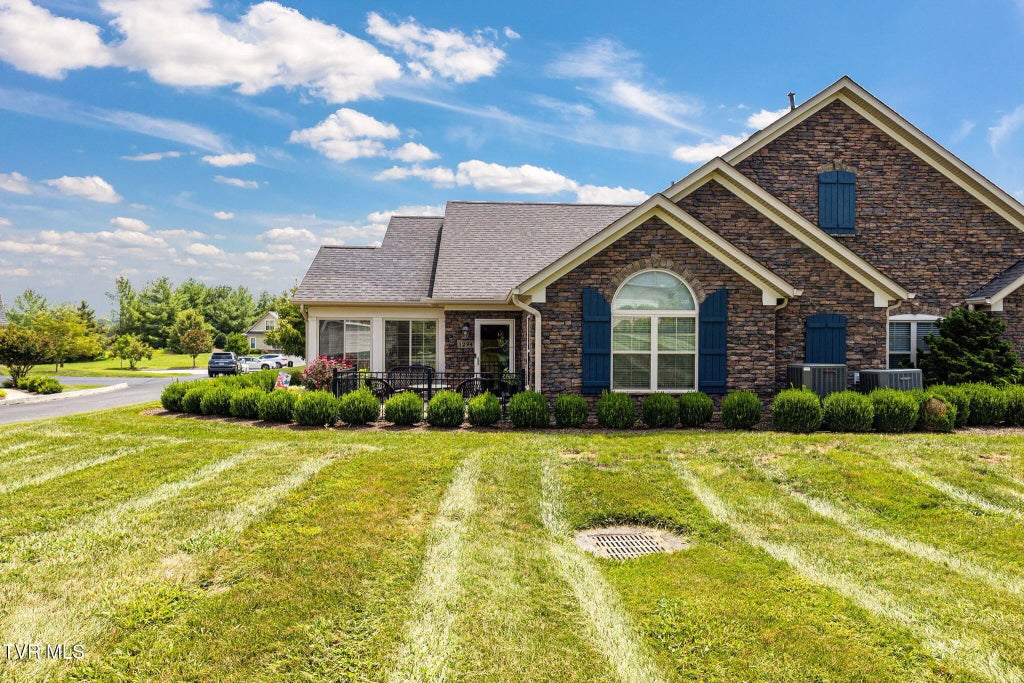 1294 Hatterdale Farm Road, Blountville