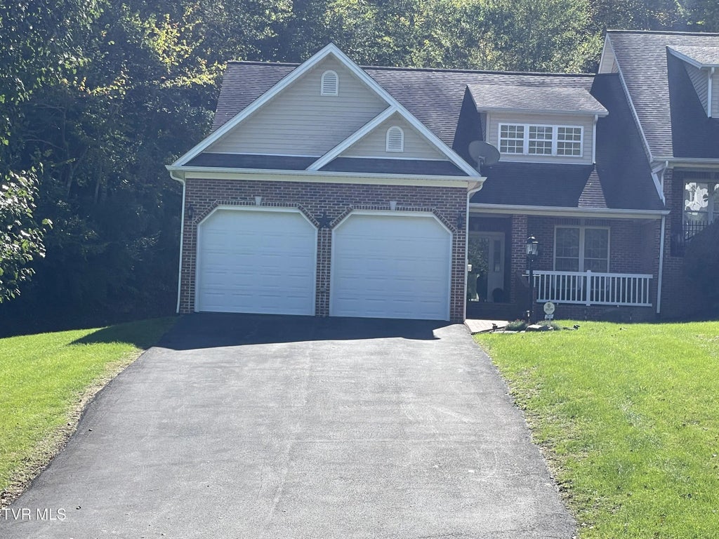 251 Cresswood Drive 251, Richlands