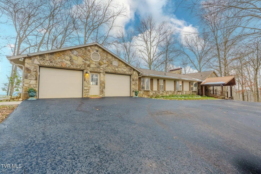 1290 Hickory Hills Road, Jefferson City