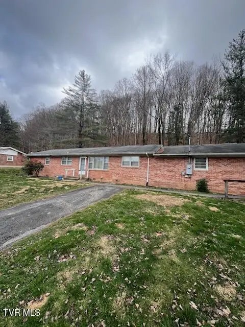 702 May Drive, Jonesborough