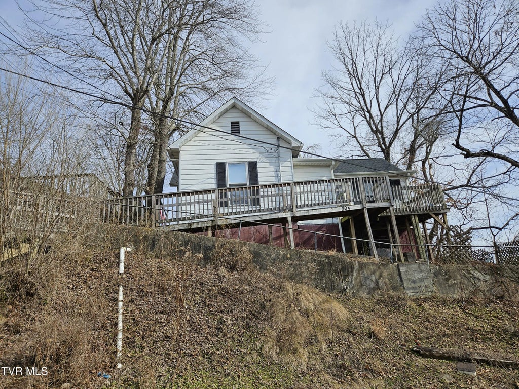 204 Northeast High Avenue, Coeburn