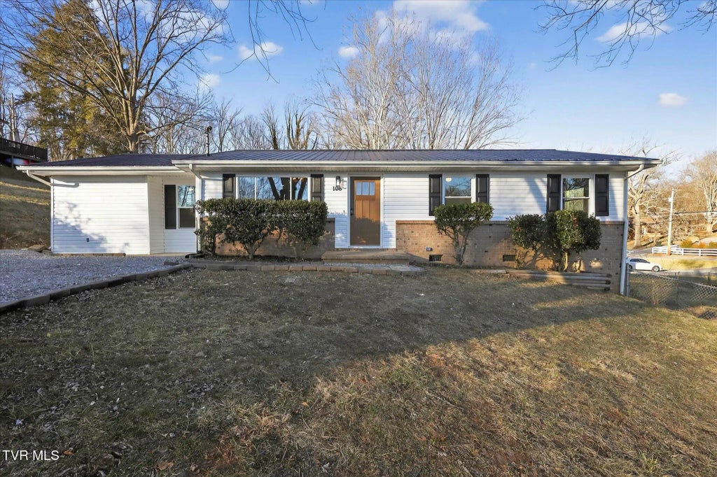 106 Salem Drive, Gray