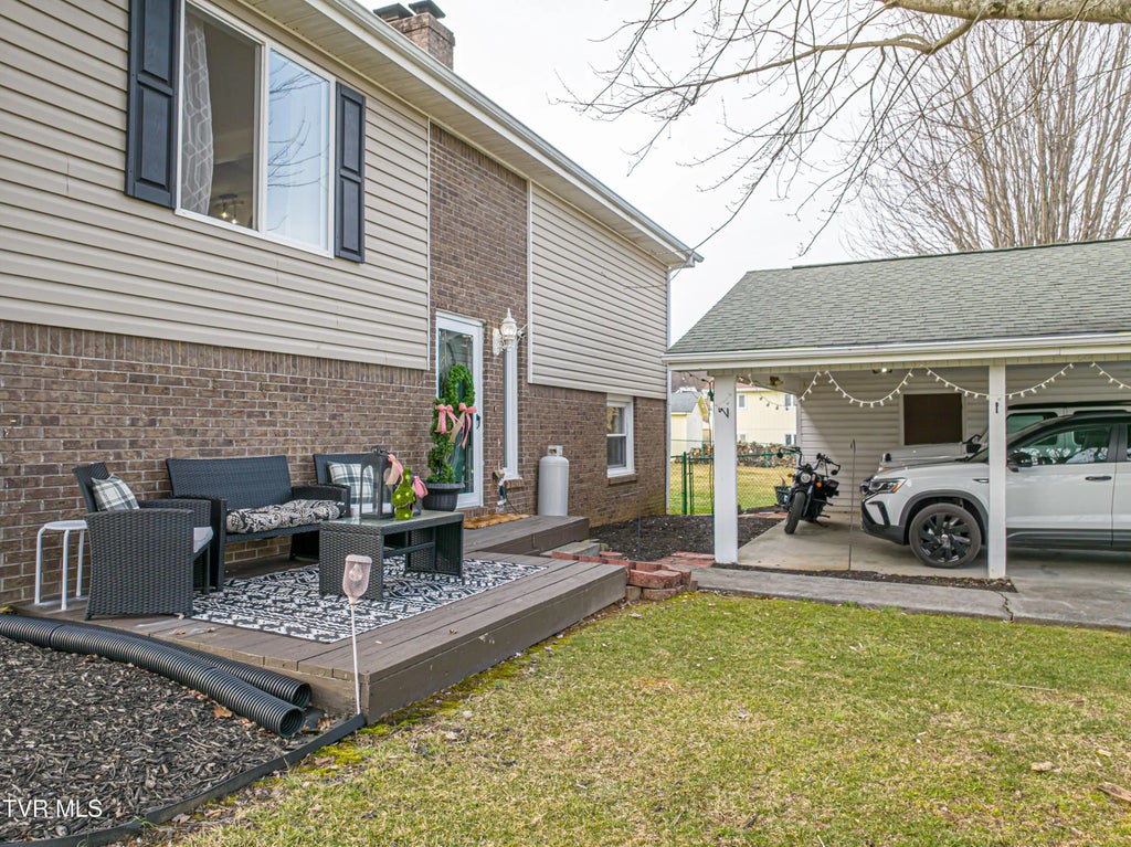 23270 Pioneer Drive, Bristol