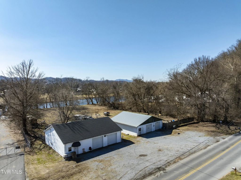 217 Lovers Lane, Elizabethton