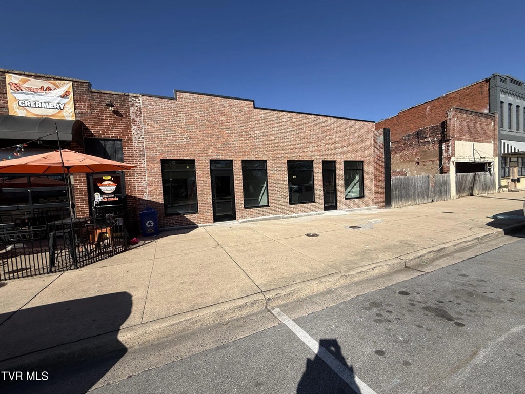 711/713 East Elk Avenue, Elizabethton