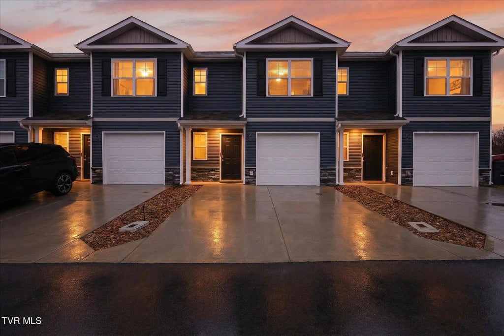 115 Raceday Center Drive F-3, Bristol