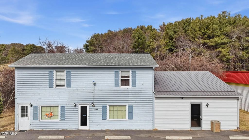 948 East Stuart Drive, Galax