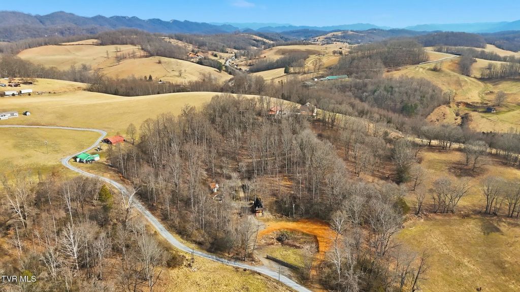 290 Spyglass Drive, Jonesville