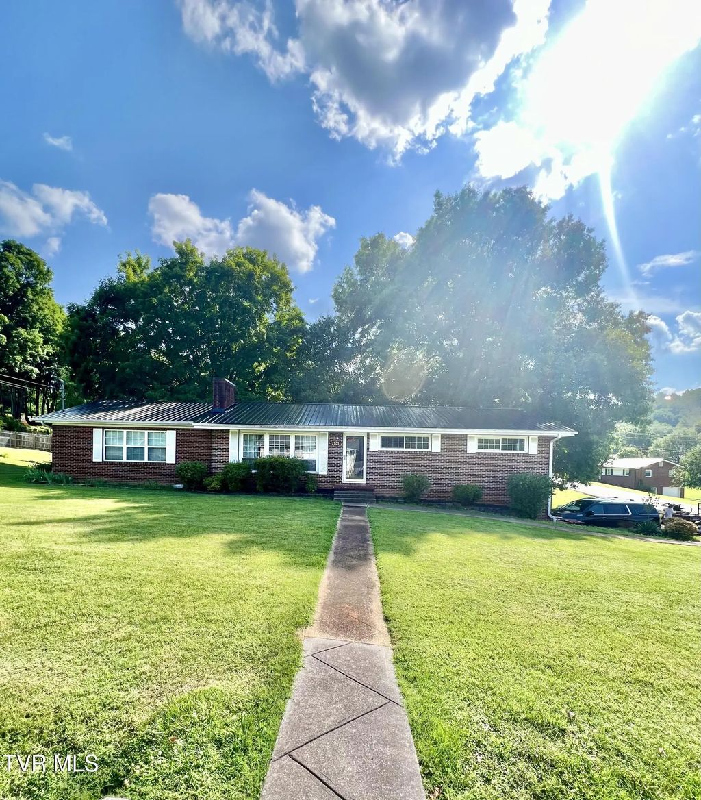2703 Schumway Drive, Johnson City