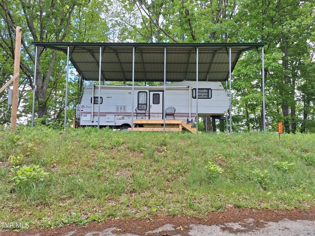 409 Dean Road, Mooresburg