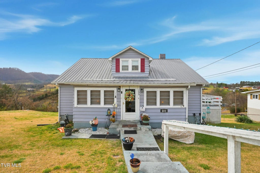 195 Red Oak Ridge Road, Castlewood