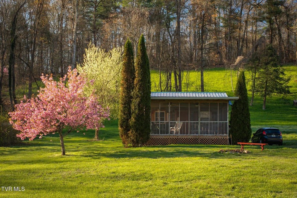 14 of 42 - 383 South Tva Road, Bristol, TENNESSEE