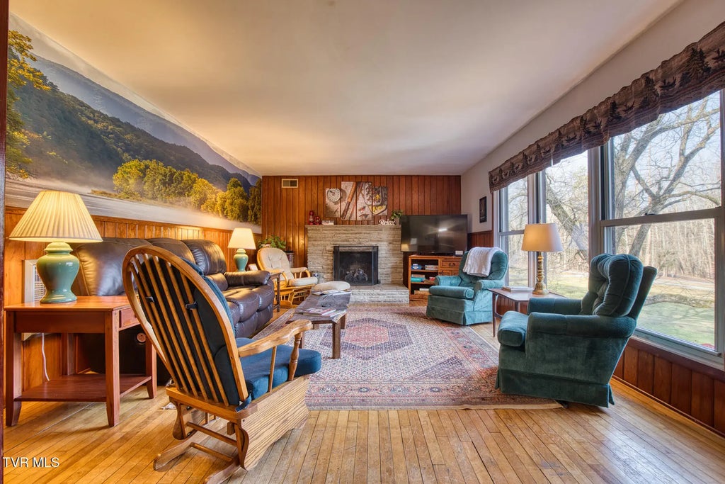 16 of 42 - 383 South Tva Road, Bristol, TENNESSEE