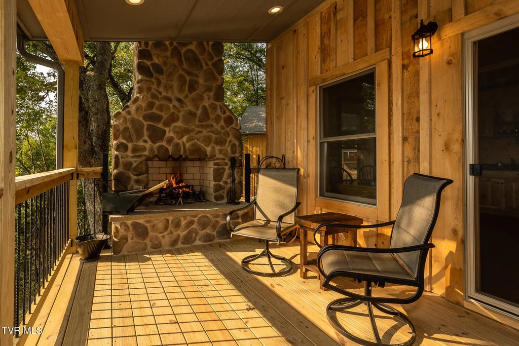 22 of 42 - 383 South Tva Road, Bristol, TENNESSEE