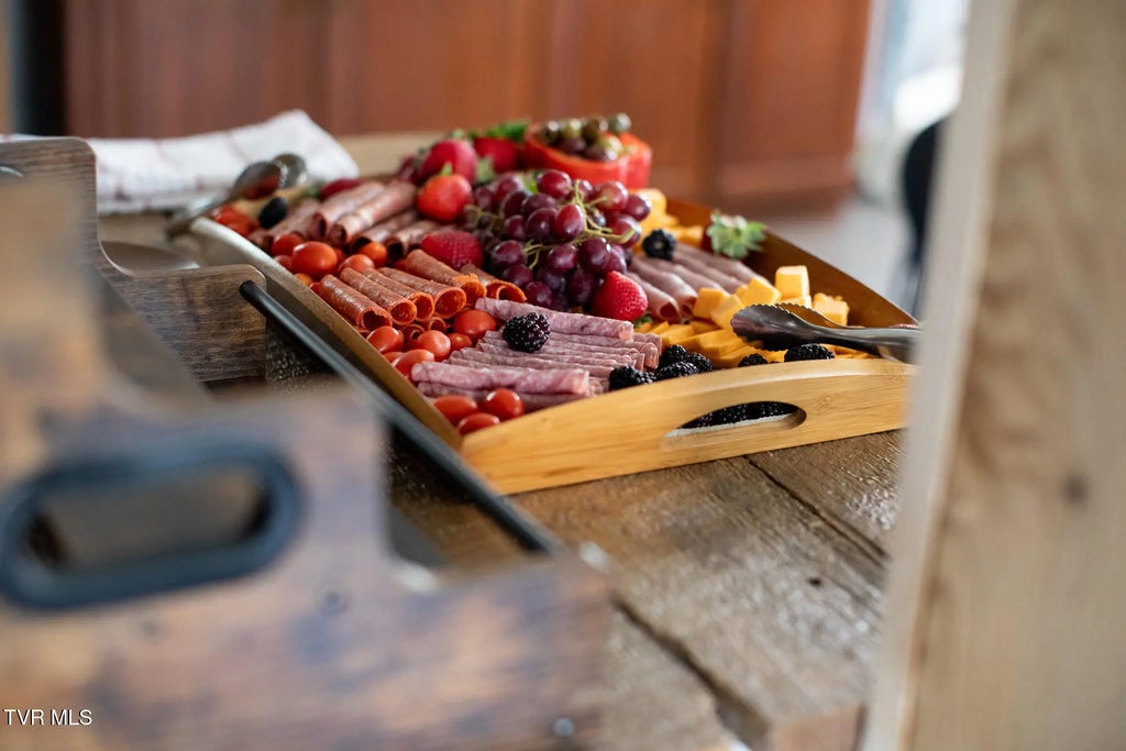 28 of 42 - 383 South Tva Road, Bristol, TENNESSEE