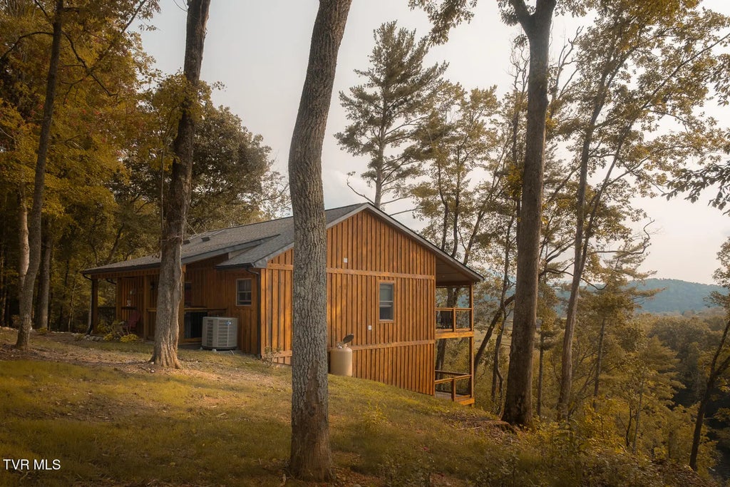 31 of 42 - 383 South Tva Road, Bristol, TENNESSEE