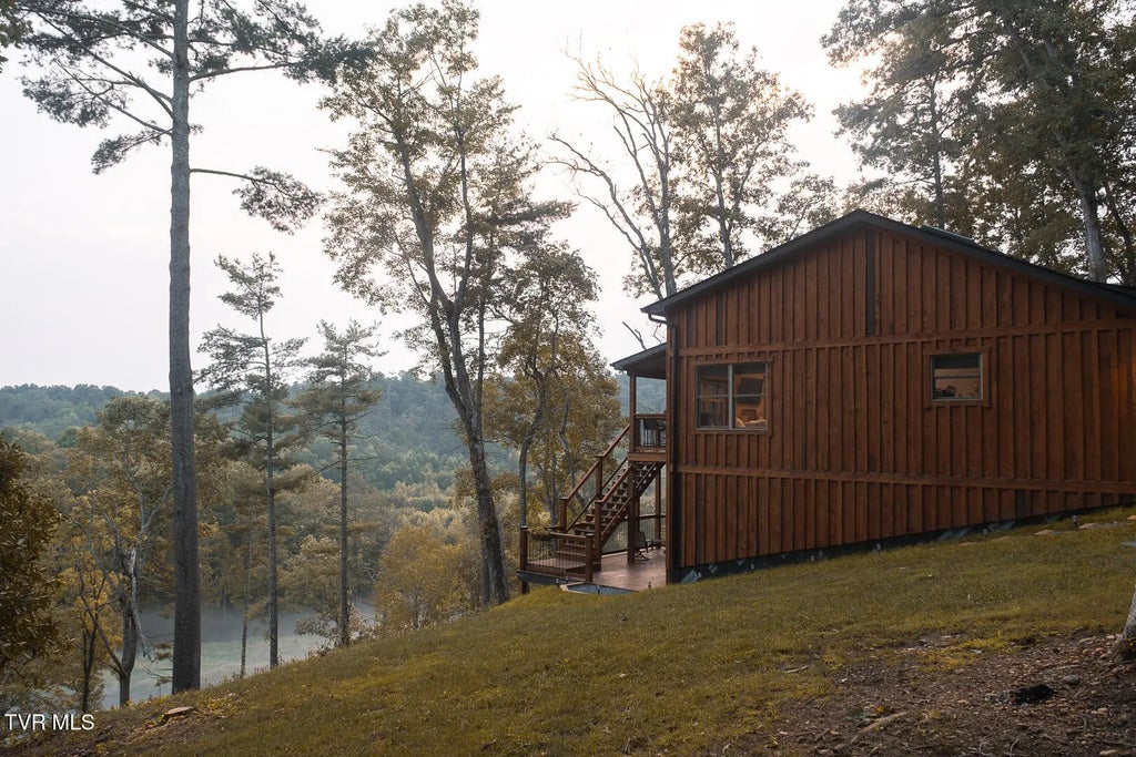 33 of 42 - 383 South Tva Road, Bristol, TENNESSEE