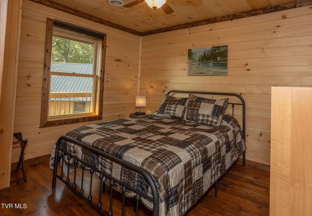 38 of 42 - 383 South Tva Road, Bristol, TENNESSEE