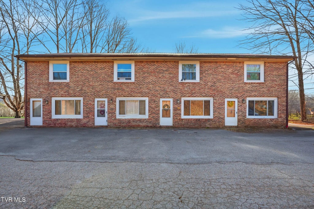 1 of 8 - 207 Northeast Diagonal Avenue, Coeburn, VIRGINIA