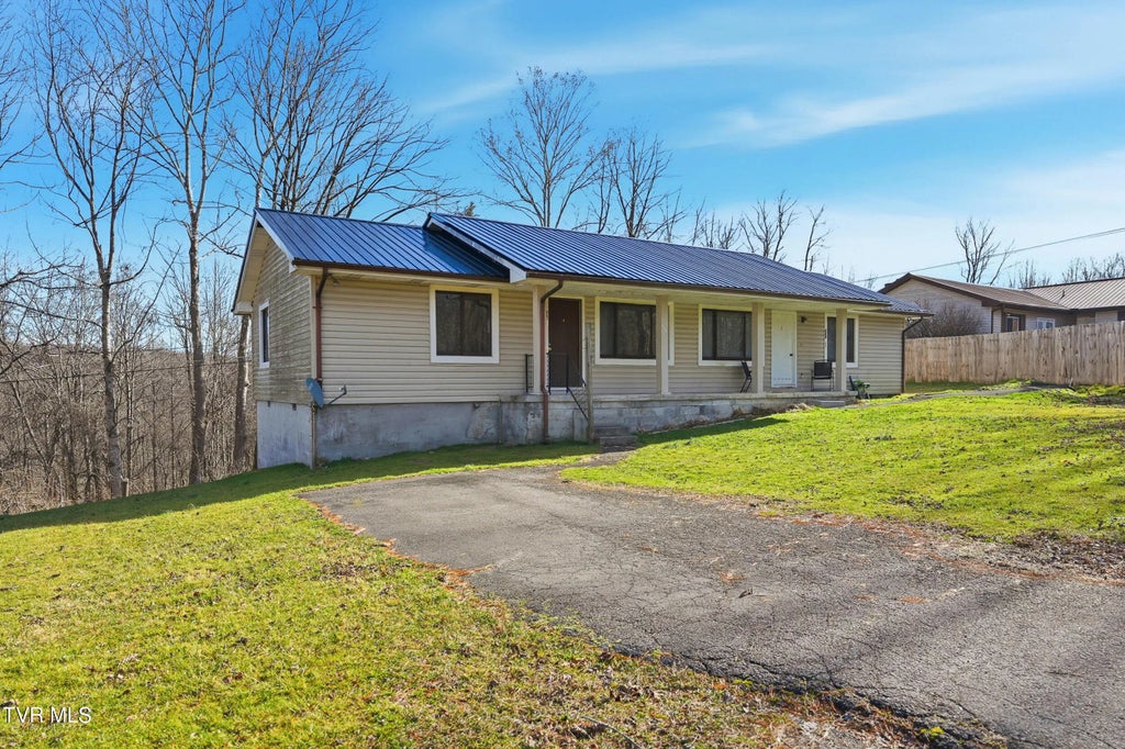 6 of 8 - 207 Northeast Diagonal Avenue, Coeburn, VIRGINIA