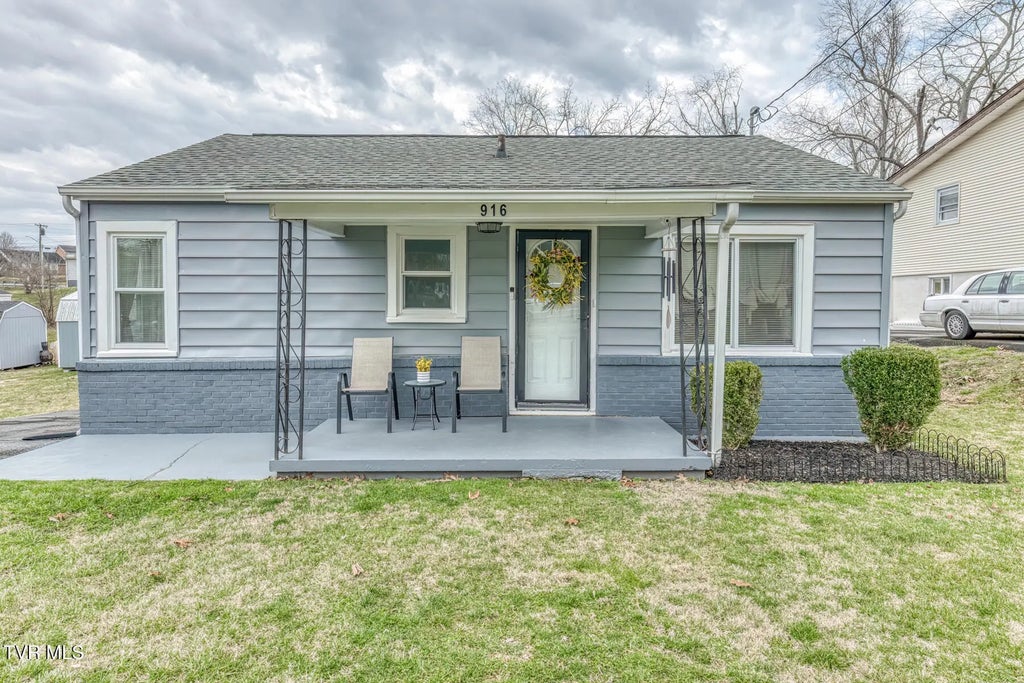 916 Clark Street, Bristol