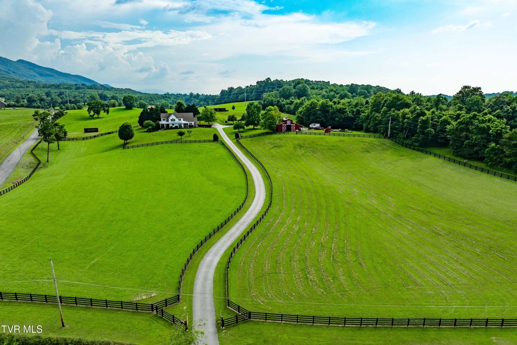 330 Sea Biscuit Court, Johnson City