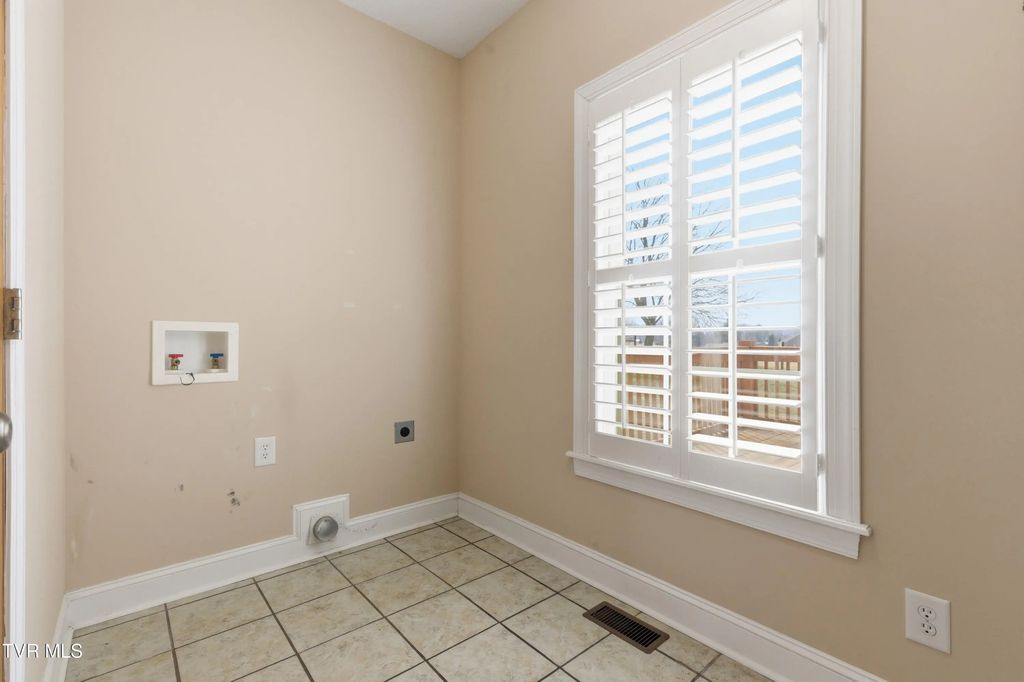 17 of 56 - 117 Canterbury Place, Bristol, TENNESSEE
