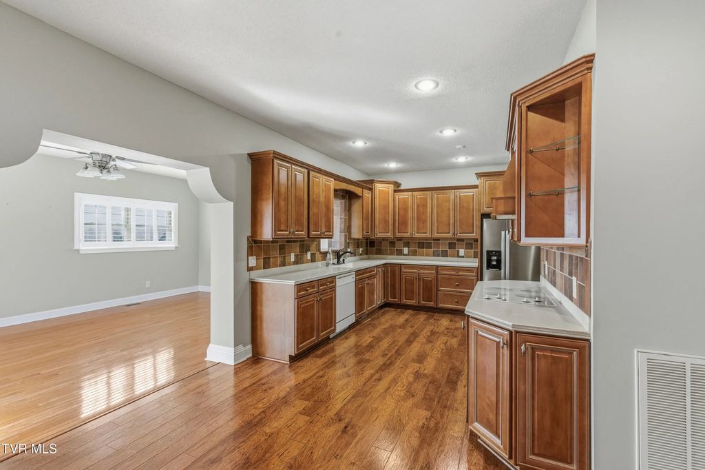 18 of 56 - 117 Canterbury Place, Bristol, TENNESSEE