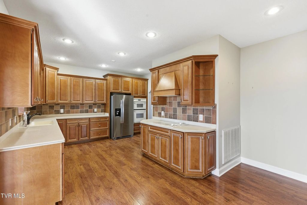 19 of 56 - 117 Canterbury Place, Bristol, TENNESSEE