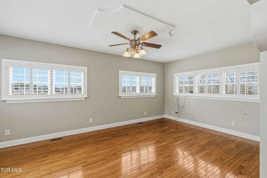 20 of 56 - 117 Canterbury Place, Bristol, TENNESSEE