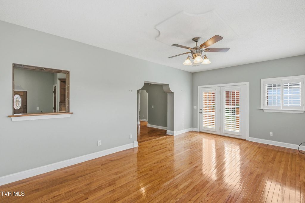 21 of 56 - 117 Canterbury Place, Bristol, TENNESSEE