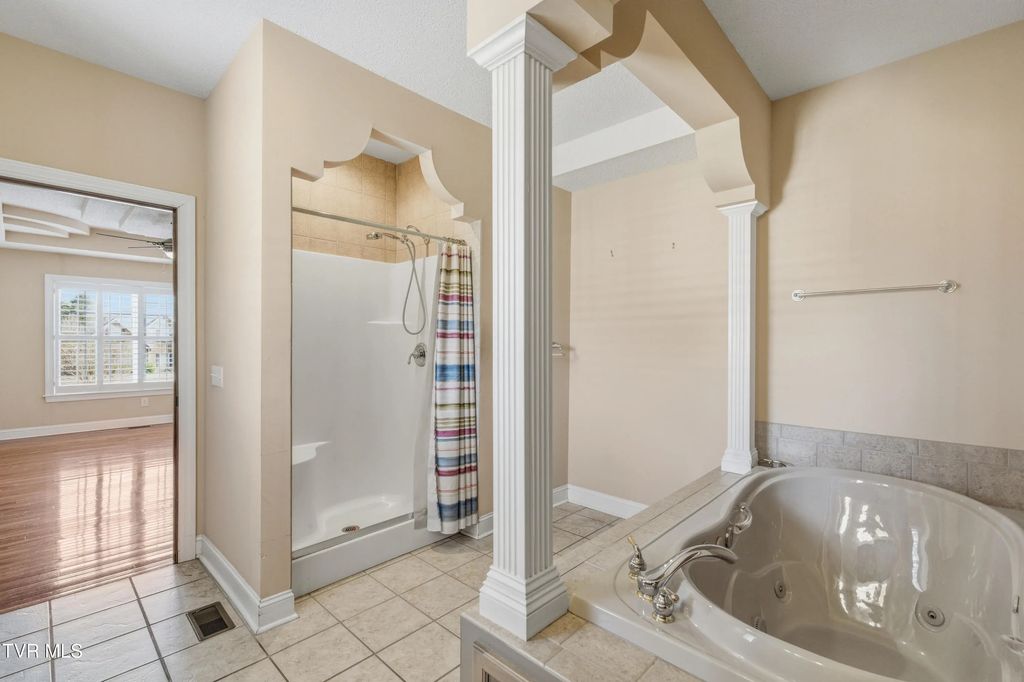 29 of 56 - 117 Canterbury Place, Bristol, TENNESSEE