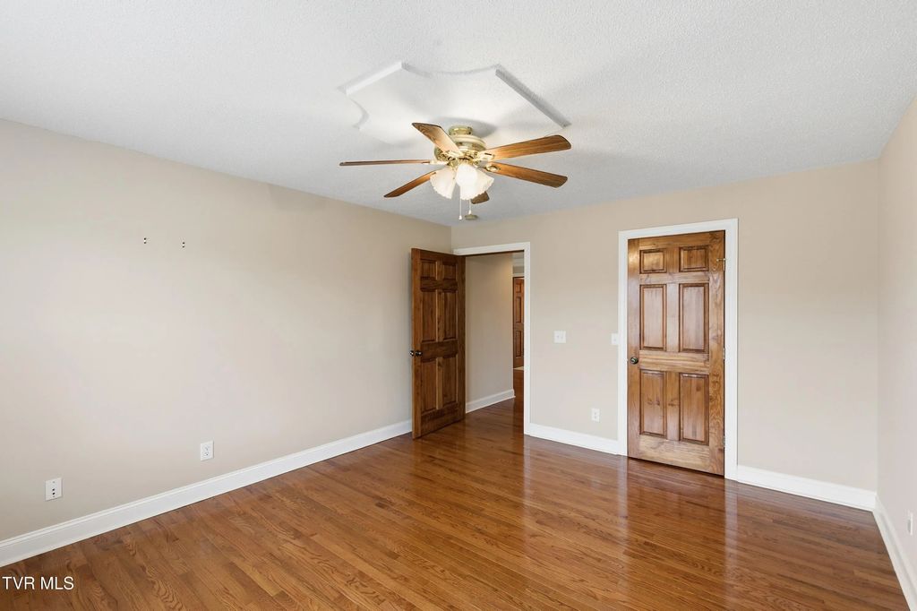 34 of 56 - 117 Canterbury Place, Bristol, TENNESSEE