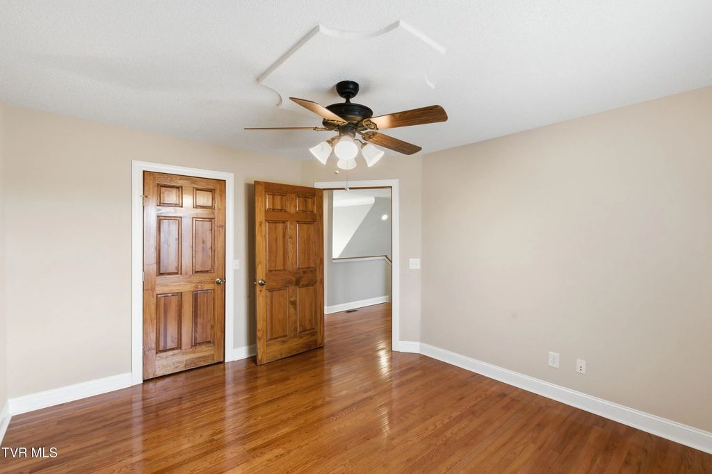 36 of 56 - 117 Canterbury Place, Bristol, TENNESSEE