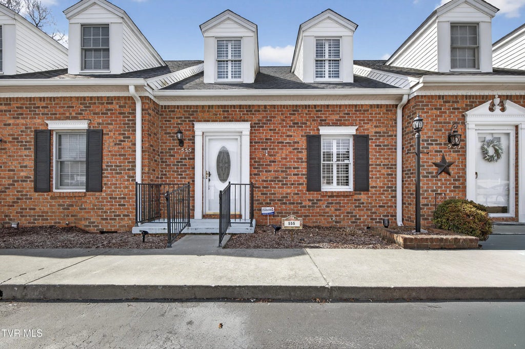 555 Hickory Road, Bristol